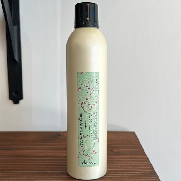DAVINES - This is a strong hold hairspray*NEW* Hairspray